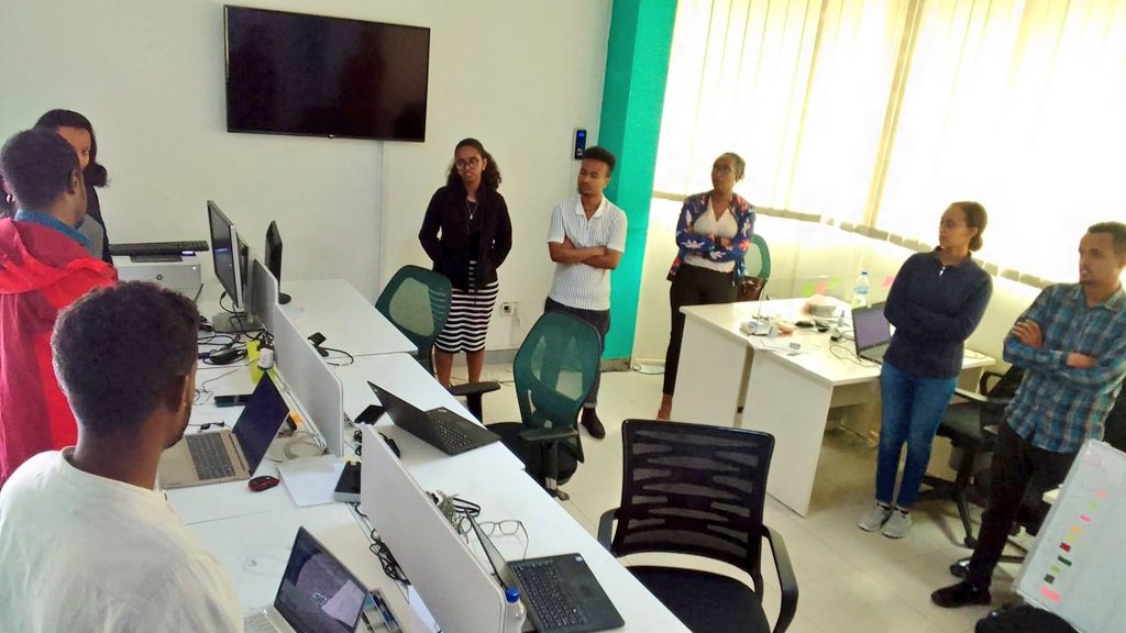 Orbithealth_co's tweet photo. Orbit Health's mornings begin with a #StandupMeeting with one-minute quick updates and way forward tips from each case team. It gives our team the energy we require to get through the day and attain another milestone.
#OrbitHealth #DigitalHealth https://t.co/Odx0VoruBh