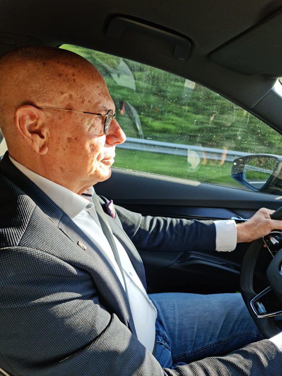 Eddy en Irene van greenSand zijn samen onderweg naar de Rock Weathering Day in Delft!

We zijn blij met de "Climate Cleanup" die zich bezig houdt met natuurlijke oplossingen voor het klimaat probleem, waaronder natuurlijk, Olivijn.

– Double Nature Summit 2023