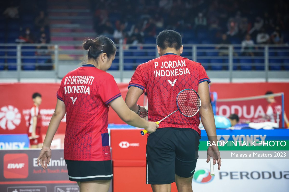 BadmintonTalk's tweet photo. Ayo PraMel! Rebut game ketiga!

#BadmintalkPhoto #MalaysiaMasters2023 #PMM2023 https://t.co/pBxSp49TWi