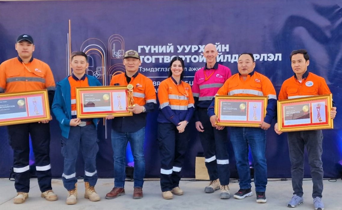 It was a good day!  Yesterday, we presented the Rio Tinto Copper Cares award to the block cave mine undercut drill and blast team for the incredible work they did in #findingbetterways to improve performance, reducing rework and improving confidence in blast quality. 
#OTProud