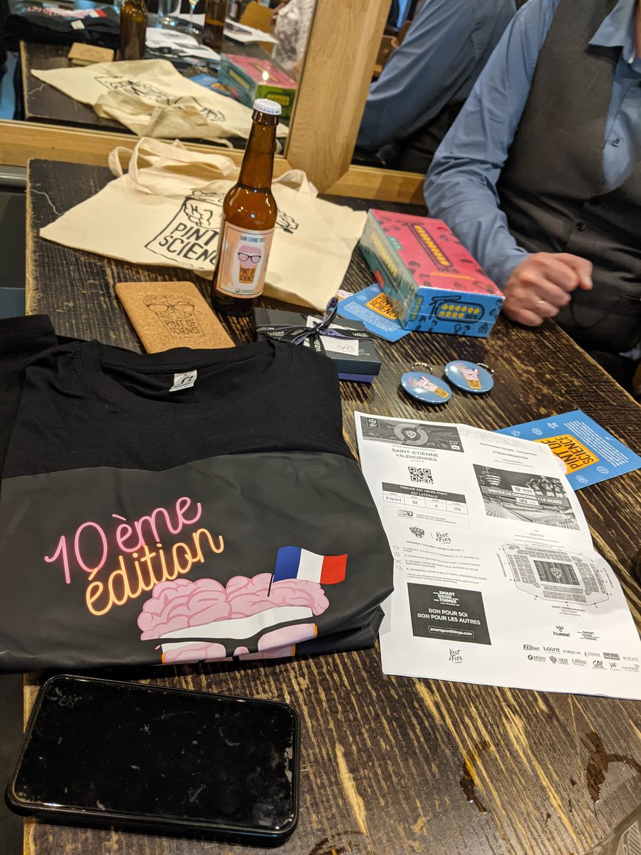 Anne-ClaireDuchez (@duchezannec) on Twitter photo Quelle soirée <a href="/pintofscienceFR/">Pint of Science FR</a> à <a href="/SteMetropole/">Saint-Étienne Métropole</a> au café Jean-Jaurès et café Méliès avec des intervenants de <a href="/Univ_St_Etienne/">Université Jean Monnet Saint-Étienne</a> en littérature & histoire mais aussi en géologie. Merci à nos sponsors, félicitations aux nombreux gagnants du quizz! On remet ça ce soir! Quelle soirée <a href="/pintofscienceFR/">Pint of Science FR</a> à <a href="/SteMetropole/">Saint-Étienne Métropole</a> au café Jean-Jaurès et café Méliès avec des intervenants de <a href="/Univ_St_Etienne/">Université Jean Monnet Saint-Étienne</a> en littérature & histoire mais aussi en géologie. Merci à nos sponsors, félicitations aux nombreux gagnants du quizz! On remet ça ce soir!