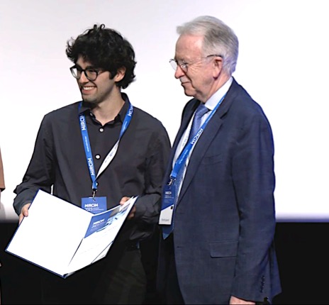 Sociedad_SEMI's tweet photo. 📢🔴Daniel Marco, R3 de Medicina Interna del Clínic de Barcelona (@hospitalclinic), ha sido premiado con el segundo premio en el concurso internacional de mejores casos clínicos #MIRCIM 2023🔗https://t.co/t2YcgF64Yr
@ResidentesSEMI @JaviMorenoDiaz @CarreteroJuani @MIRCIM_course https://t.co/uofah1FWsF