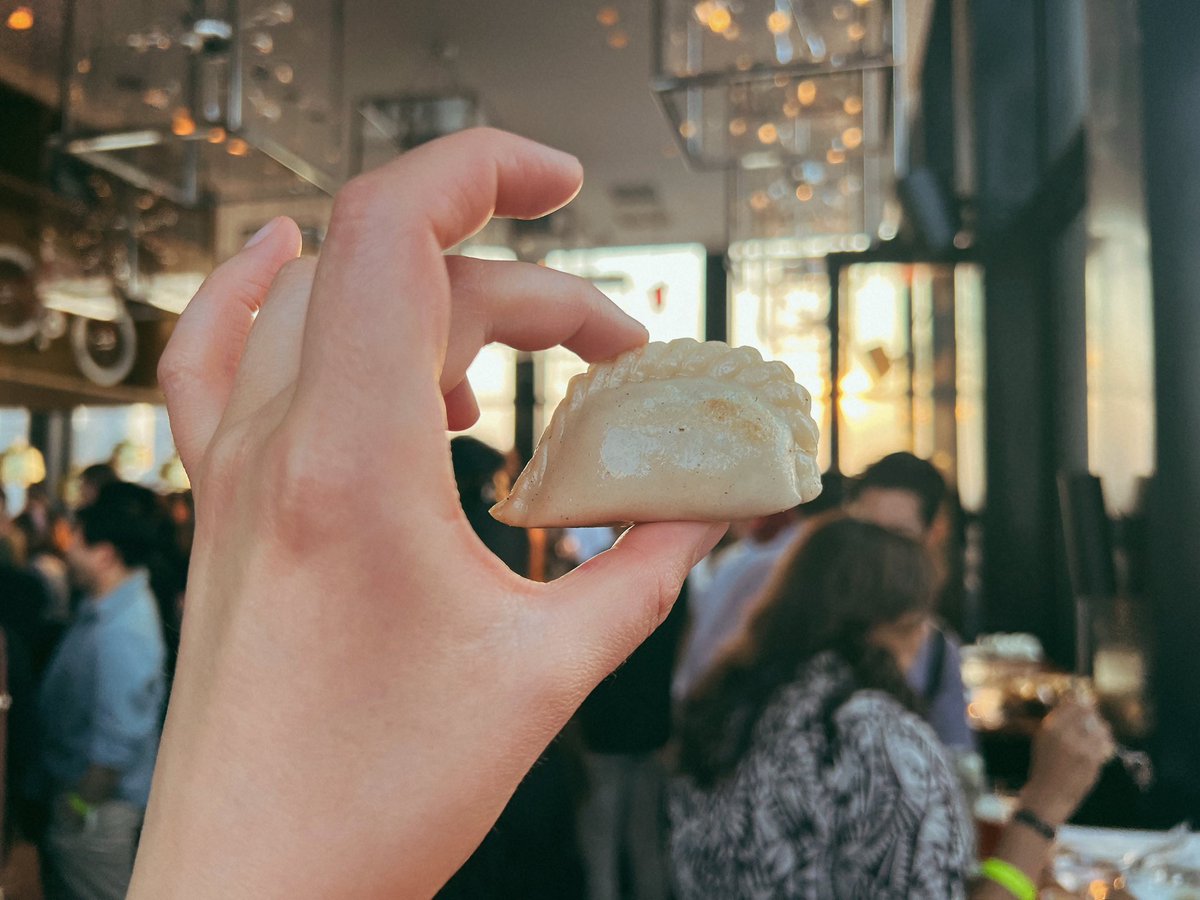 kailajlim's tweet photo. Hell yeah celebrating AAPI heritage month in the NYC tech ecosystem tonight with @SusanHuang0302 @jenny_chao @JasonShen ft. @NomWah’s delicious dumplings ❤️🥟🇰🇷

Thank you for bringing us together for a great themed tech event @andruyeung :) https://t.co/7gKhKIe2GR