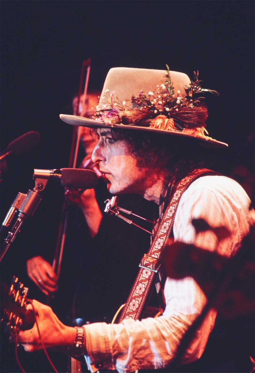 Bob Dylan
(24/5/1941)

#BobDylan #24maggio #music #dylan #soundtrack #scritturebrevi <a href="/BobDylan_Quotes/">Bob Dylan Quotes</a> <a href="/BlobRai3/">Blob</a> #song #culture #art #rollingthunderrevue <a href="/RollingStoneita/">Rolling Stone Italia</a> <a href="/RumoreMagazine/">Rumore Magazine</a> <a href="/poetarumsilva/">poetarumsilva</a> <a href="/CharlieConese/">Living Cinema</a>