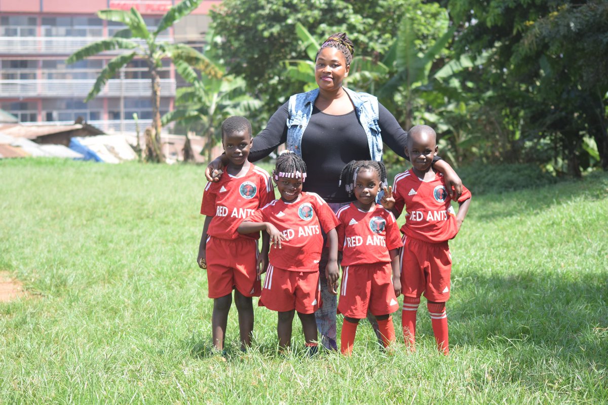 jsunitedltd's tweet photo. We thank our football mums for the commitment they give every weekend to drop off and also support their little ones play football. You are the real heroes ⚽️🙌 https://t.co/xJYjhnpIHz