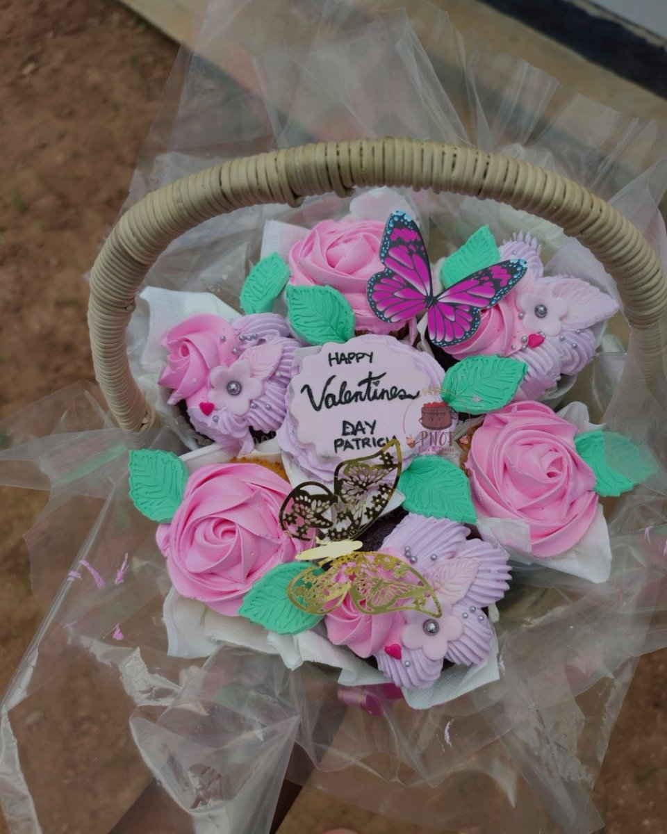 PrezChingchan's tweet photo. @iam_karonga We bake cakes, cupcakes and snacks for all occasions... We are in Mzuzu (New botanic) and Lilongwe (Area 49, Baghdad)... You can contact us on 0884441441 or 0998311190...
Snack boxes are customizable and all designs for birthday and wedding cakes are welcome... https://t.co/MXX7ptcVoa