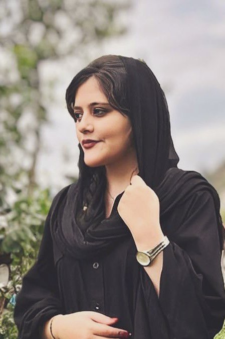 ElieJoussellin's tweet photo. Heureux d'avoir présenté hier en #CAParis10 une délibération pour accoler le nom de Jina Masha Amini au jardin Villemin.

"Nous disons que nous poursuivrons notre lutte pour que plus aucune femme, de par le monde, ne risque sa vie pour uniquement défendre ses droits." https://t.co/0Sp4mFMrJ2