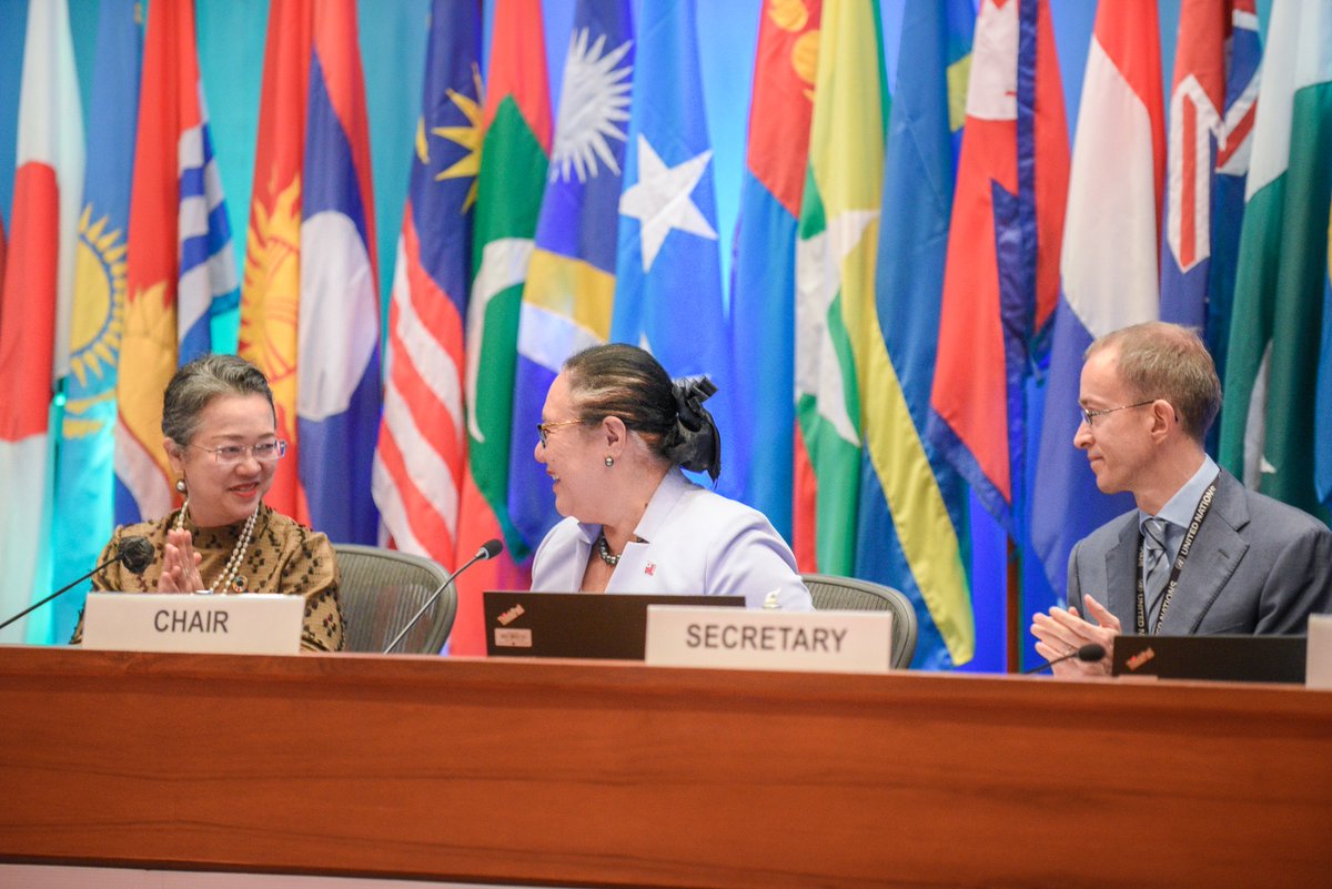 ElsieFukofuka's tweet photo. Back home after a busy week in Bangkok accompanying Hon Minister for Foreign Affairs and Chair of the 79th Session of the ESCAP with colleague DS/COP. Always wonderful to see the Pacific family and Tongans working abroad esp @jalpess 🇹🇴 https://t.co/pV1J0aaKWt