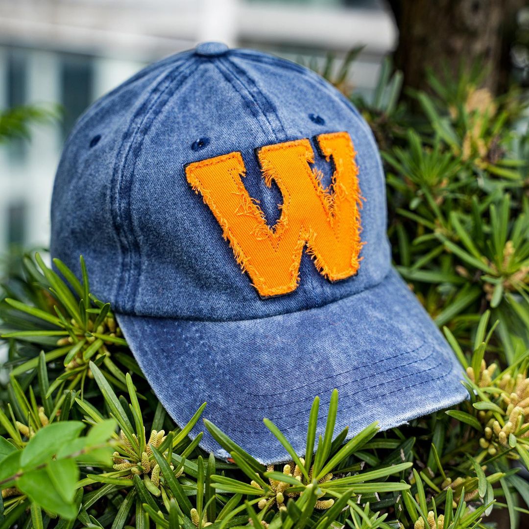 Cowboy-washed baseball cap.Must-have fashion item.
#baseballcap #customlogo #washed