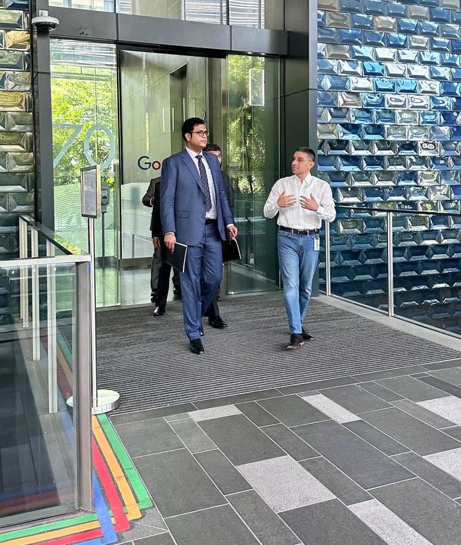 A delegation from the Government of Tamil Nadu, led by the Hon'ble Minister for Industries, Dr. T.R.B. Rajaa, visited Google's Asia Pacific Headquarters in Singapore. Fruitful discussions were held about the company's future plans and areas of potential cooperation. #InvestInTN