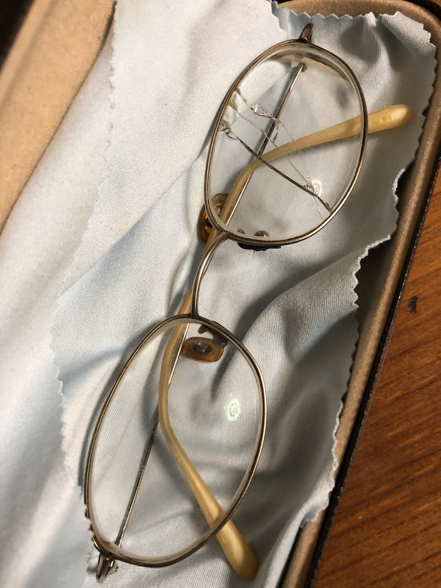 Birds_b_r_32309's tweet image. 写个博客，就有罪？
时间长了，就重大？
好好宅家，祸从天降。
接个桶装水，警察突击抓。
午饭搁下，十几人抄家。
莫须有罪名，在押超两年！
司法黑箱，家属抗争。
上诉延期，噩梦未醒！

在上海，一个IT宅，一个外企人，岁月静好…
但这样的事就发生了，被抓的是我老公#阮晓寰。关注他，就是关注自己