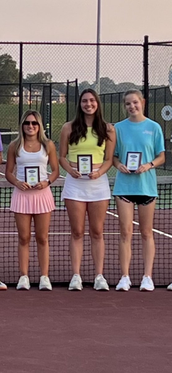 bghsgirlsennis's tweet image. Congrats to @macy_meisel Elizabeth Maglinger and @faithcoffey14 for being chosen for all region team!💜🎾