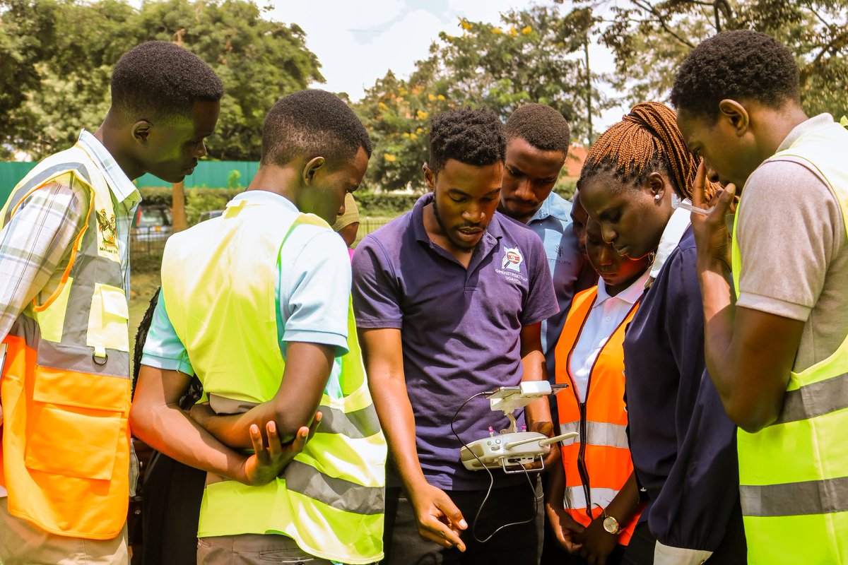 andy_kanshe's tweet image. Master the skies with precision and finesse! Unleash your aerial creativity and conquer the skies with expert drone controllers. From smooth maneuvers to breathtaking shots, discover the art of flight and capture unforgettable moments from above. #DroneControl #dronesinschools