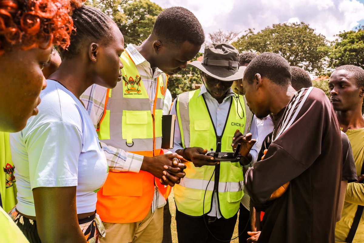 andy_kanshe's tweet image. Master the skies with precision and finesse! Unleash your aerial creativity and conquer the skies with expert drone controllers. From smooth maneuvers to breathtaking shots, discover the art of flight and capture unforgettable moments from above. #DroneControl #dronesinschools