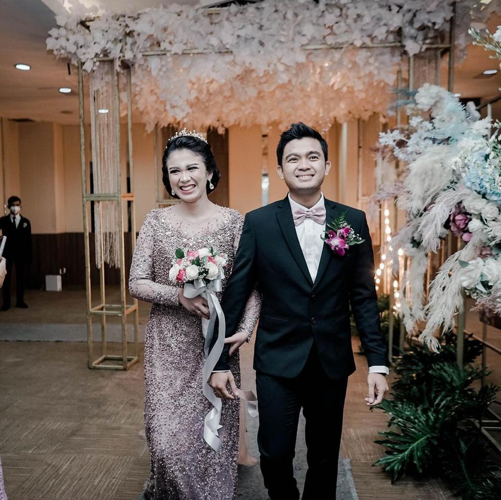 infothehive's tweet photo. Weddings are not just a celebration of love, but a promise to nurture, cherish, and grow that love every day for the rest of your lives. Wishing to make your dream wedding come true? Our great venue could be the perfect answer! ✨
📸@soulgitar  
#Wedding #Engagement #lovestory https://t.co/rdjkP2BC9w