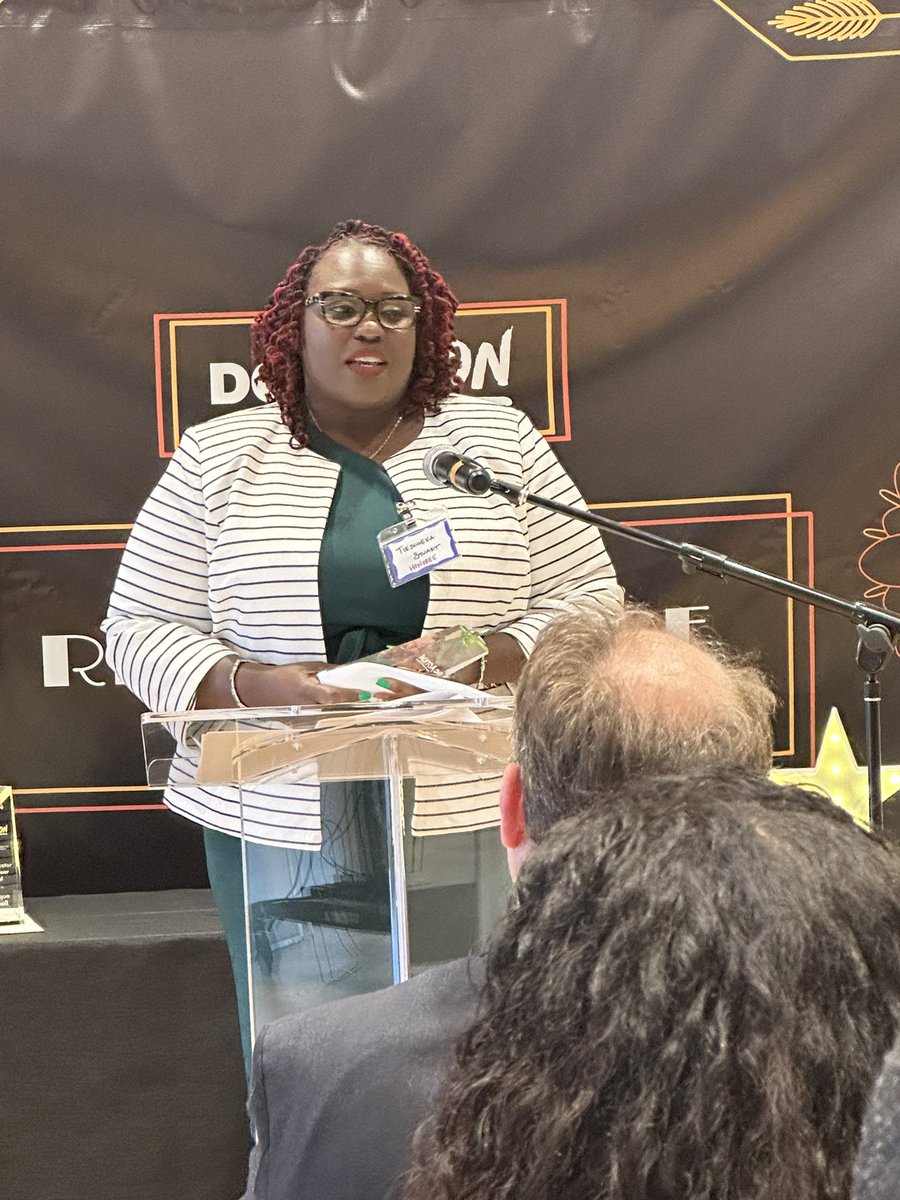 DewayneLittle11's tweet photo. @dcpscte It was great celebrating one of @RooseveltSTAY’s finest teachers, Ms Stuart this evening. She received the Youth Champion of the Year Award at @WeAreDCAction’s Renaissance Awards. She does amazing work with our youth! https://t.co/0sMMPJoxZF