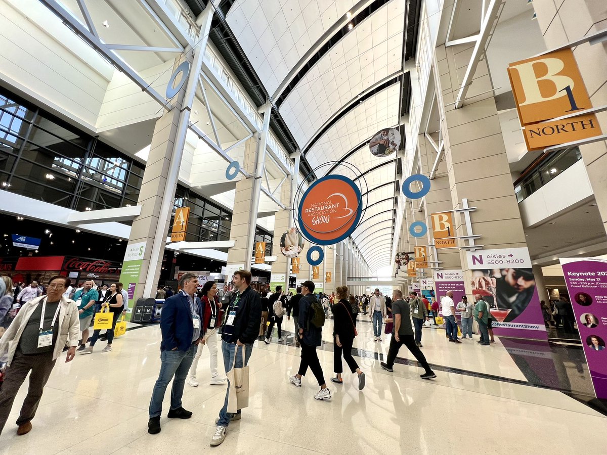 American_Essen's tweet photo. The @American_Essen team is checking in at the @NatlRestShow!
Looking forward to making new connections.
#Ethnicfoods #TrueGuard #TrueGleam
#food #foodandbeverage #innovation #globalsupplychain #erp #americanessentials #airfilters #skincareproducts #beautyproducts #nrashow2023 https://t.co/RdYH9UNTTt
