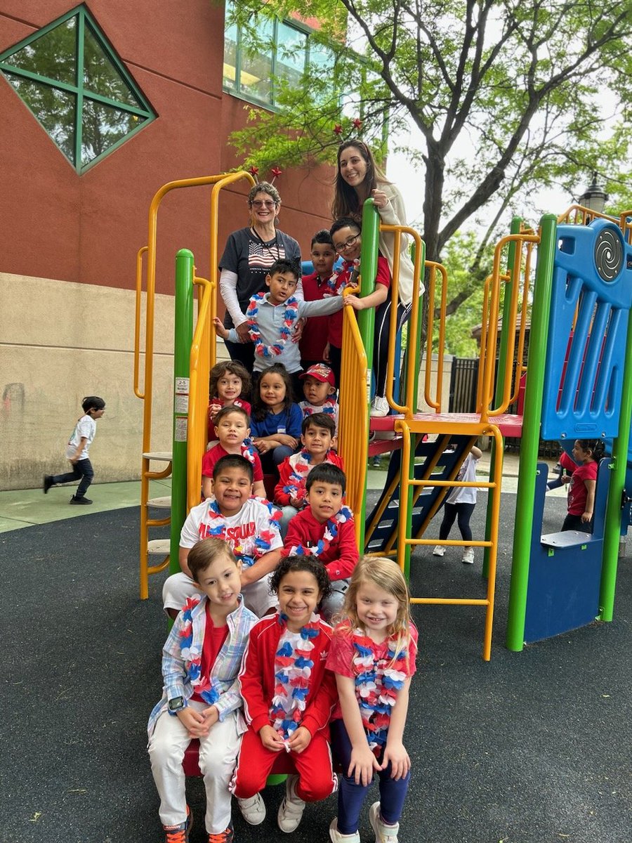 MariaLoBianco7's tweet photo. Room 8! Walk A Thon 2023 @wnyecc @MsEstelaL https://t.co/Oh4cYdQjRL