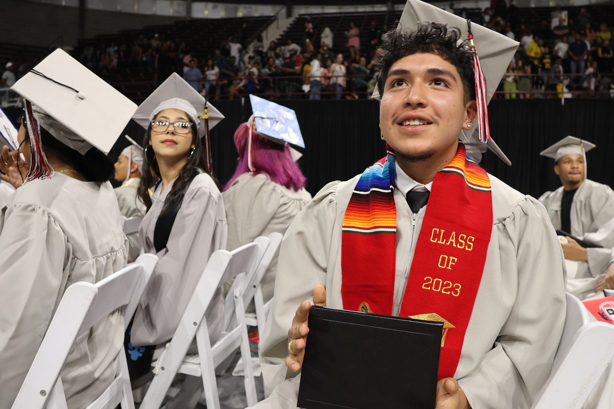 OKCPS's tweet photo. #OKCPSGraduation: That’s a wrap for the #Classof2023!
Graduates, you’ve got the world ahead of you. Go on and make us proud as #OKCPS alumni! https://t.co/OnGusfiJCh