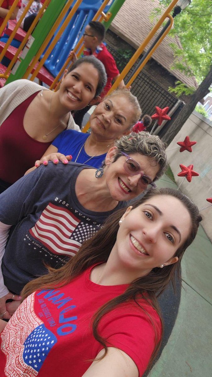 MariaLoBianco7's tweet photo. Teachers Rock! @wnyecc @MsEstelaL https://t.co/ya9jmLihNo