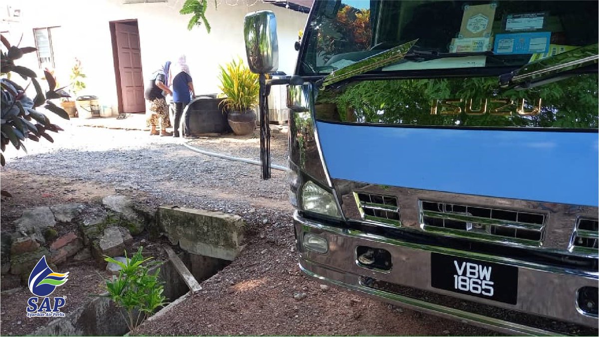 AirPerlis's tweet photo. TERKINI:

Tarikh: 24/05/2023
Waktu: 9.25 Pagi 
Lokasi: Lubuk Machang, Chuping

Bantuan lori bekalan air daripada SAP sedang bergerak dari kawasan ke kawasan yang mengalami masalah bekalan air yang terputus. Kini lori bekalan air sedang berada di lokasi Lubuk Machang, Chuping. https://t.co/dFNw8mn6LV