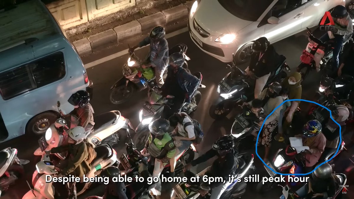 You know traffic in Jakarta so bad when a motorcyclist is reading an actual book. Great video by Wisnu Prasetyo in Jakarta and Fadza Ishak in KL about traffic in the two cities youtube.com/watch?v=UMP3wK…