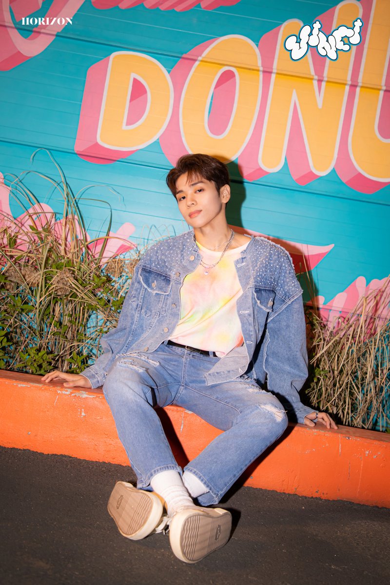 HORI7ON Digital Single
<Lovey Dovey>

Concept Photo #2 

#VINCI #빈치

2023.05.31 5PM (PHT) / 6PM (KST)

#HORI7ON #호라이즌
#LoveyDovey