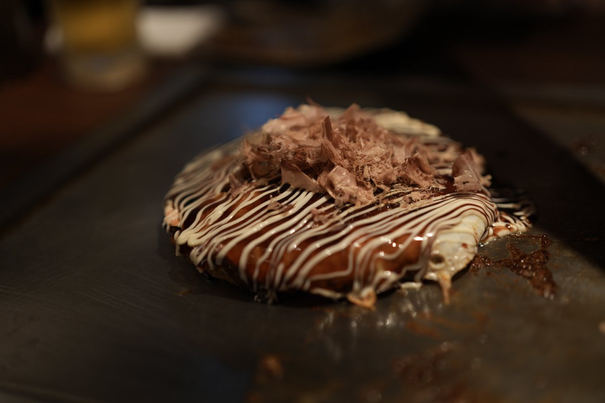 Ever tried Okonomiyaki? It's a must-try when you visit Osaka! This savory dish will add flavor to your travel stories! 🍽️ #osaka #TravelOsaka #FoodieOsaka #Okonomiyaki'