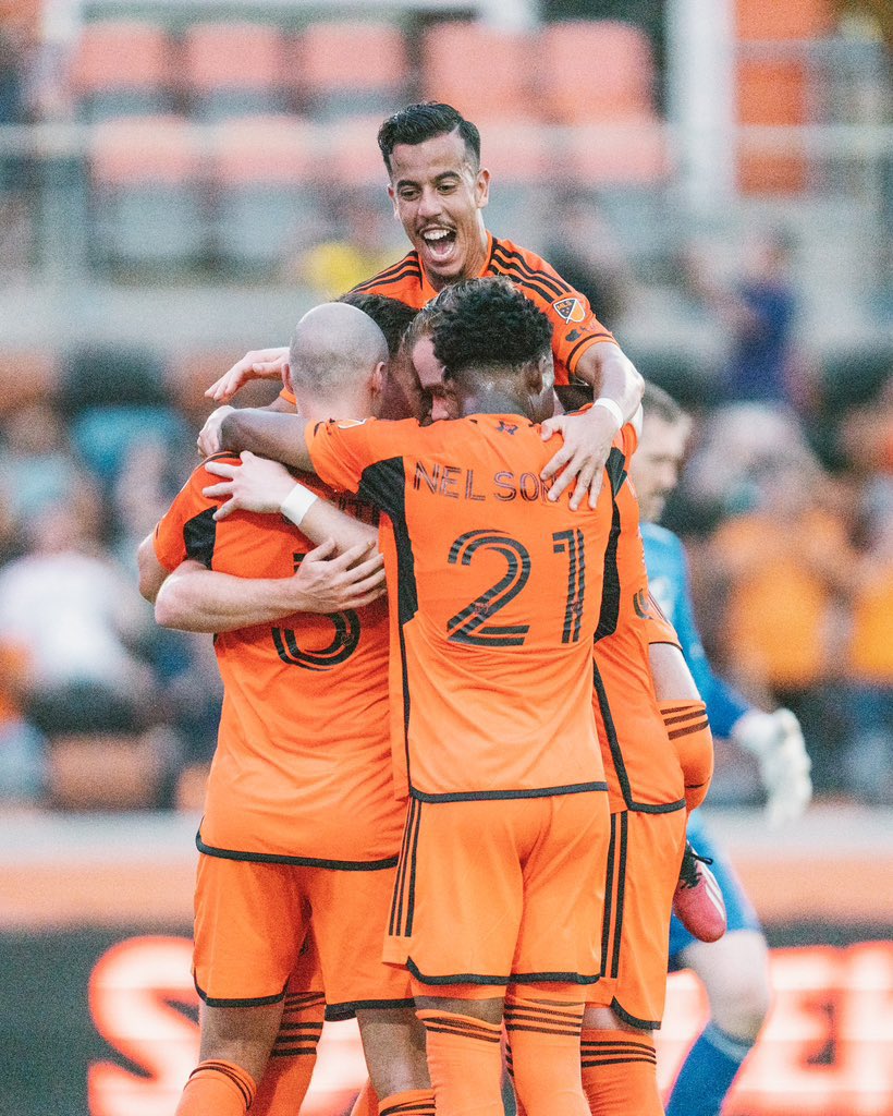 Ben Olsen a déclaré en après match que Bassi a laissé Baird tiré le penalty car ce dernier voulait relancer sa saison. 

Résultat : triplé.

Quel crack <a href="/Amine_Bassi/">🏹</a> 👑

#HoldItDown// #HOUvMIN