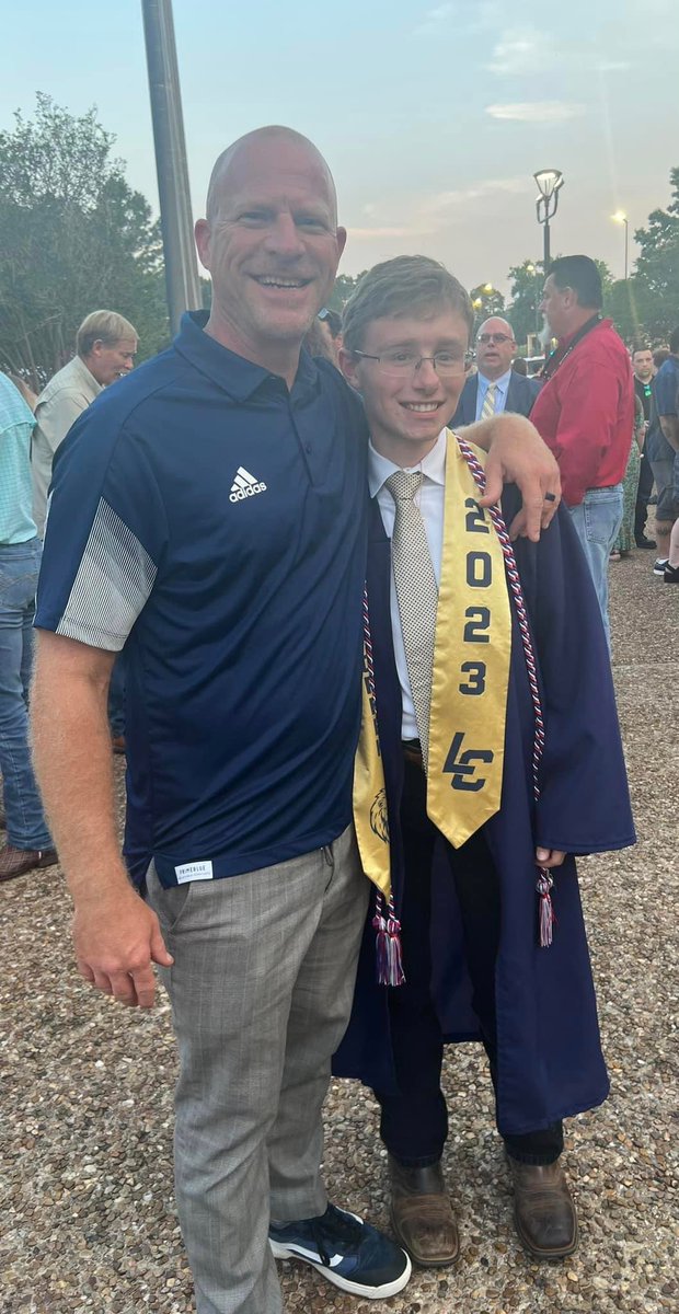 So proud of you <a href="/LoganBenet23/">Logan Alexander Benét</a>! KEEP WORKING! 👷‍♂️