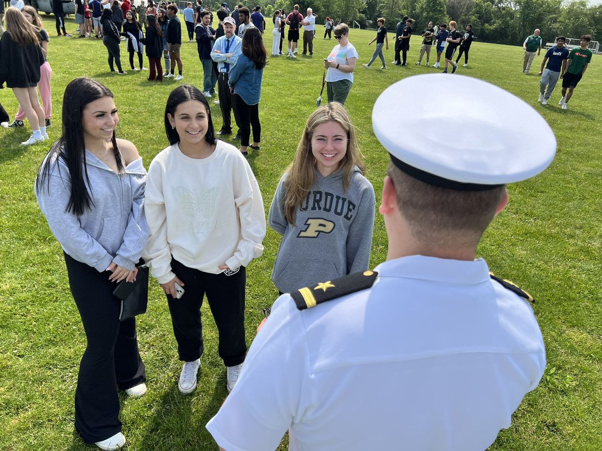 GrotonSubs's tweet image. Submariners from USS Oregon the future USS Idaho, USS Iowa and USS Utah are supporting #FleetWeekNYC &amp;amp; sharing their Navy stories in the community! Say “hello” if you see us! @FleetWeekNYC @USFleetForces @COMSUBLANT #NewYork #submarines #USNavy