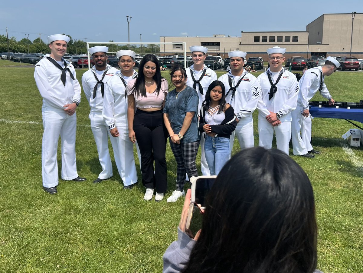 GrotonSubs's tweet image. Submariners from USS Oregon the future USS Idaho, USS Iowa and USS Utah are supporting #FleetWeekNYC &amp;amp; sharing their Navy stories in the community! Say “hello” if you see us! @FleetWeekNYC @USFleetForces @COMSUBLANT #NewYork #submarines #USNavy