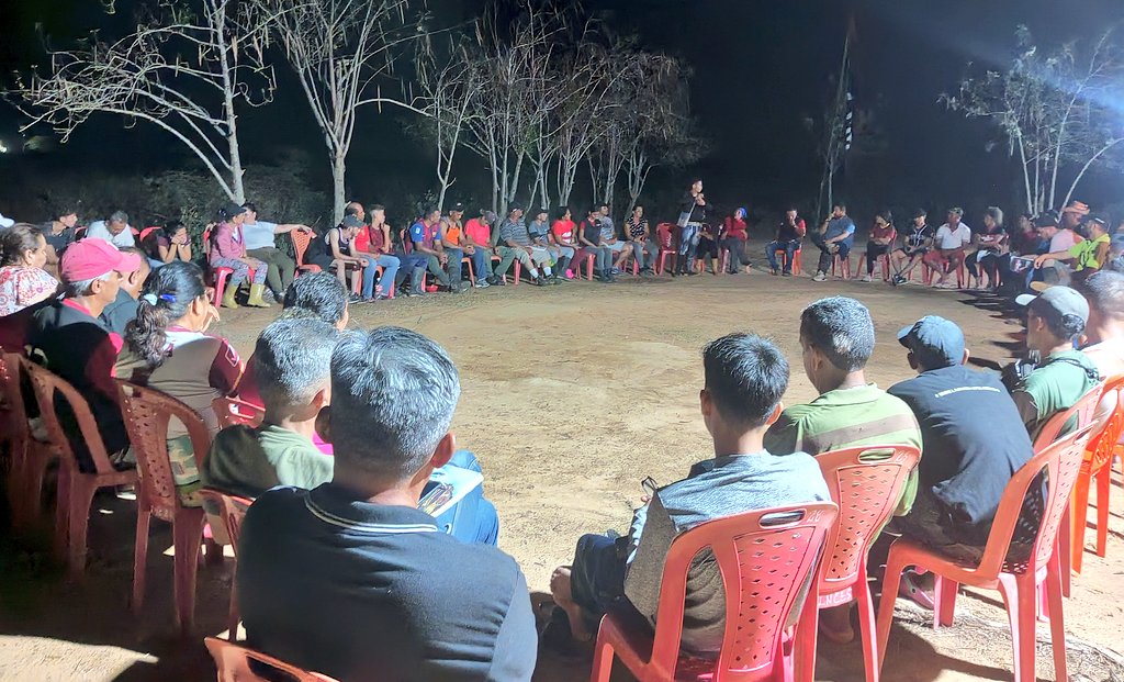 "Todas las palancas de la educación socialistas deben servir para formar a los hombres como soldados revolucionarios fieles al partido" 
Kim il Sung
- Ofensiva Total de la Educación Liberadora 🔴⚫
#ComunaYProduccion
<a href="/WBenavides_MRT/">Williams Benavides</a> 
#SistemaNacionalngreso