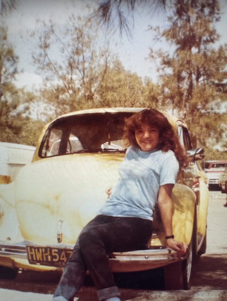 perluuuhhh's tweet photo. I wore my moms yellow blazer for graduation, and little butterfly bracelet she got me from Mexico years ago, bc my nephew once said that grandma visits him as a yellow butterfly. Afterwards my brothers told me there was a yellow butterfly fluttering around during the ceremony💛🕊️ https://t.co/kssvcpx6Es