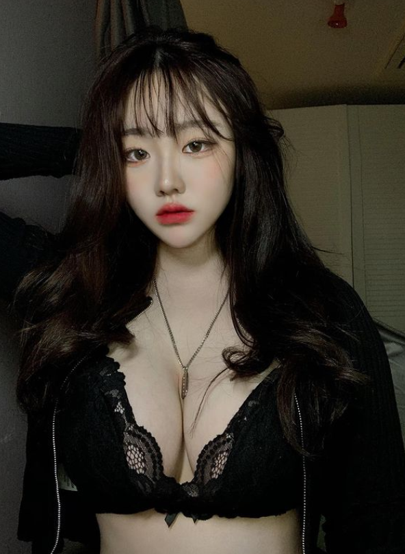 MonroeJacob9's tweet photo. 想看奶照的点赞 随机送 #胸推 #大胸 #巨乳 https://t.co/PXc4JR8GZ7
