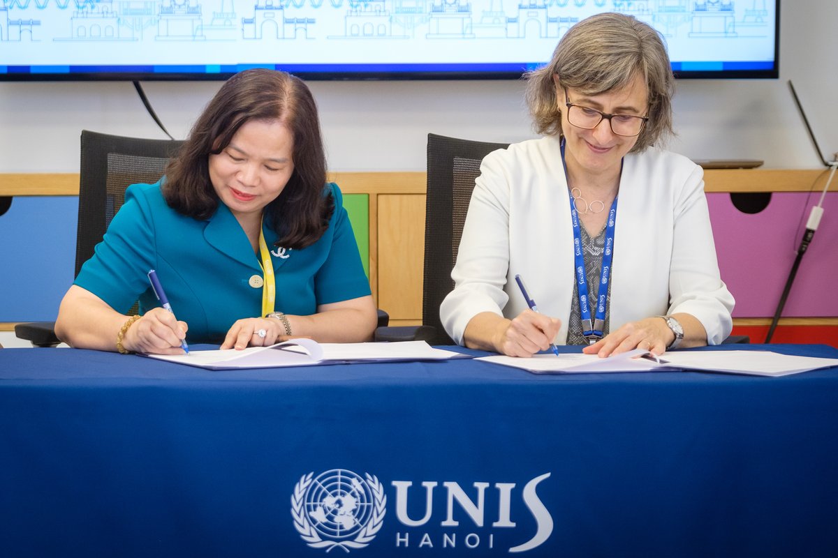 UNIS_Hanoi's tweet photo. #UNISHanoi proudly signed a partnership agreement with the Tay Ho Department of Education and Training on 23 May to jointly support and develop the Tay Ho district's education sector across multiple areas for the next three years. Learn more: https://t.co/BgnBydkjns #UNiquelyUNIS https://t.co/jo2CvjhkJD