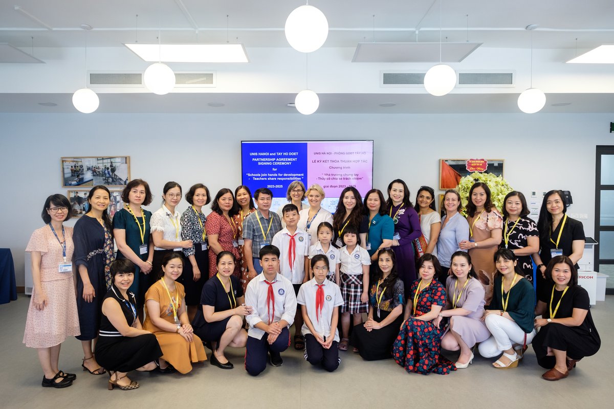 UNIS_Hanoi's tweet photo. #UNISHanoi proudly signed a partnership agreement with the Tay Ho Department of Education and Training on 23 May to jointly support and develop the Tay Ho district's education sector across multiple areas for the next three years. Learn more: https://t.co/BgnBydkjns #UNiquelyUNIS https://t.co/jo2CvjhkJD
