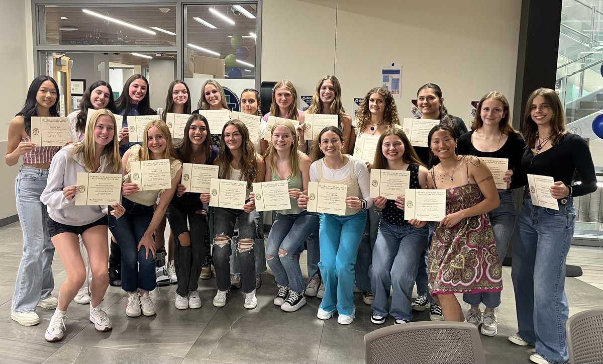 New Trier Girls Track & Field tweet media