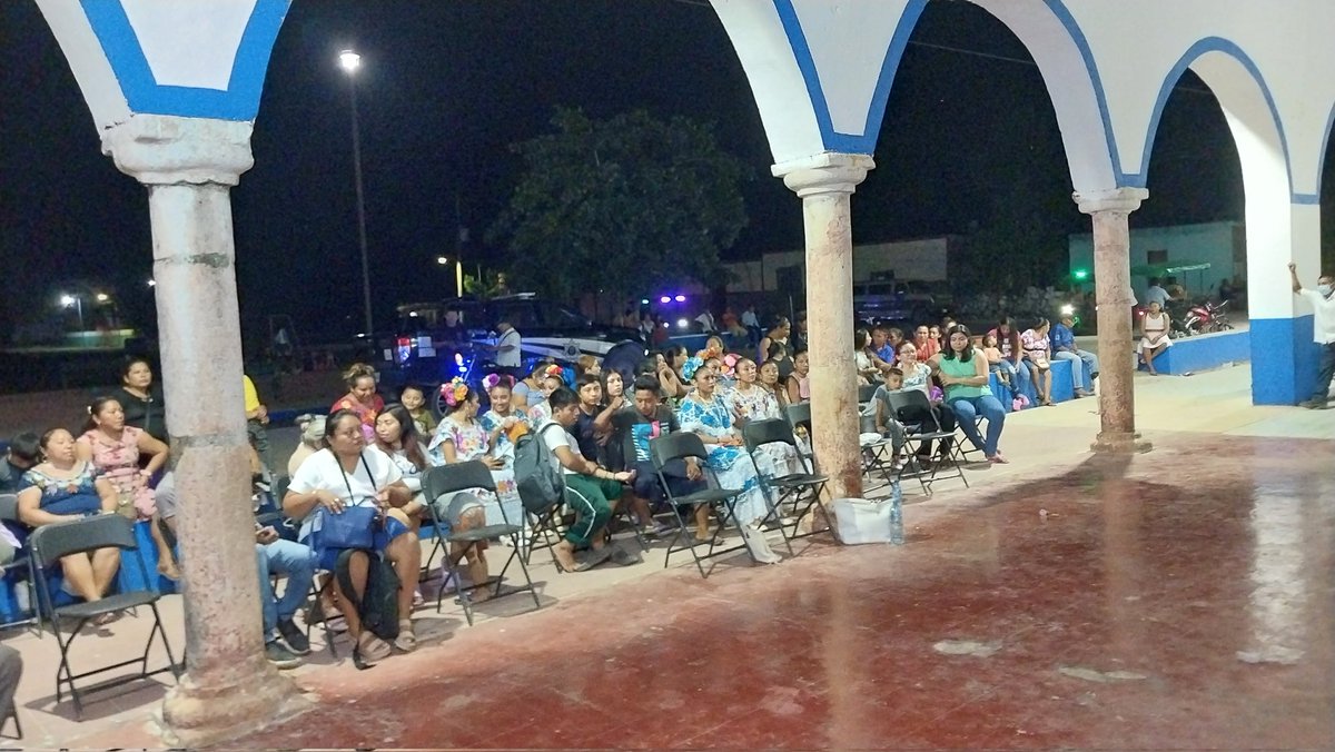 fatimatecpool's tweet photo. Exitosa actividad en el marco de Día Internacional de los Museos #DIM2023 culmina en #Tiholop.
Se proyectaron 2 vídeos y un baile de jarana.
Ayuntamiento de #Yaxcaba, #Sedeculta y el #MuseoComunitario Jacinto #Canek fueron organizadores.
#PueblosMayas https://t.co/9yd486mqM6