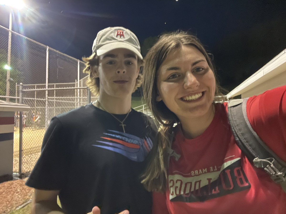 BrookeHarder99's tweet photo. was able to pick up my first varsity win as a headcoach with @LeMarsSoftball ❤️ proud of each and every one of them. glad my dad &amp; brother could be in attendance tonight. https://t.co/FqQ4XM0cip