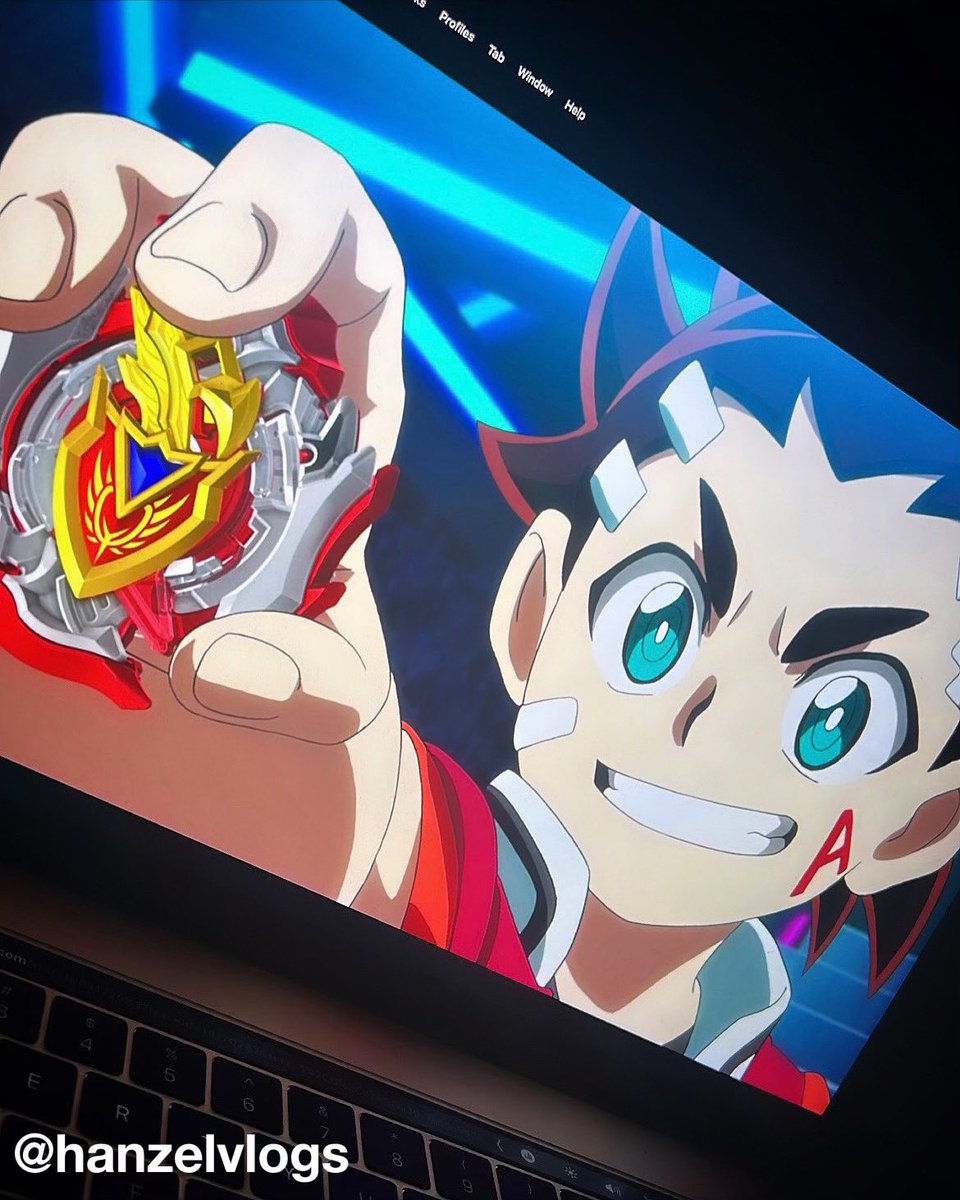 hanzelvlogs's tweet image. ¡Hace poco comencé a ver Beyblade Burst Turbo y me he entretenido con cada episodio!😄 Le recomiendo este show a todos los que les guste los animes de competencia con un tono divertido.
#BeybladeBurstTurbo #Netflix