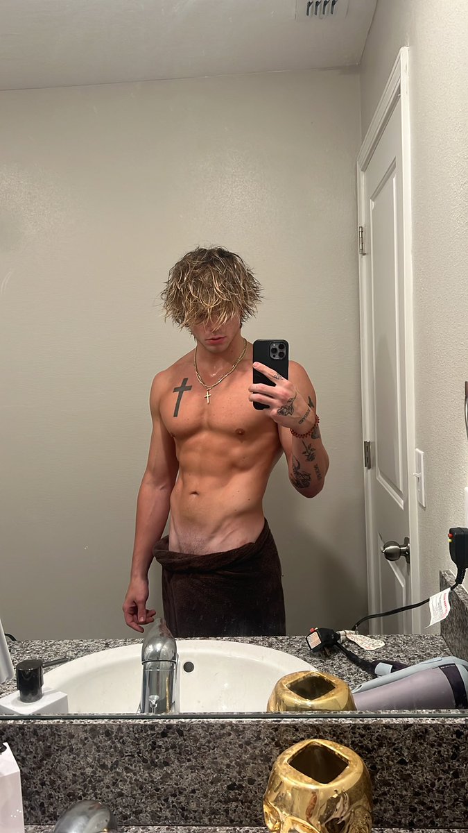 Cmuscle (20% off link in bio) @chriswilsonxxx - Twitter Profile | Sotwe