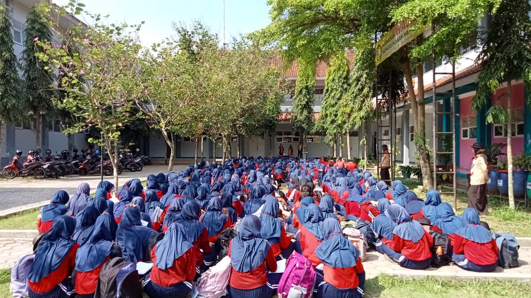 smkn1pwt's tweet photo. Diklatsar dan Pembantaraan Ambalan K.H. Dewantara - R.A. Kartini (02.0257-02.0258) Pangkalan SMK Negeri 1 Purwokerto pada hari Sabtu-Minggu (20-21/5) dengan tema Build Your Character, Break Your Limit (Bangun karaktermu, lampaui batasmu). 

@satriacadhibika 
#pramukaindonesia https://t.co/lUOdncy60w