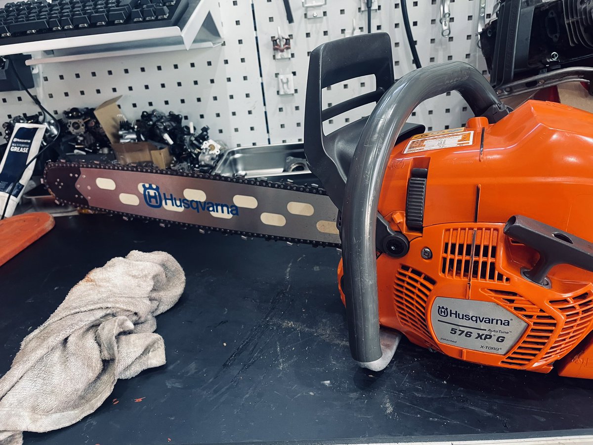 同梱不可】 Husqvarna ハスクバーナ ゼノア 本体 チェンソー Husqvarna