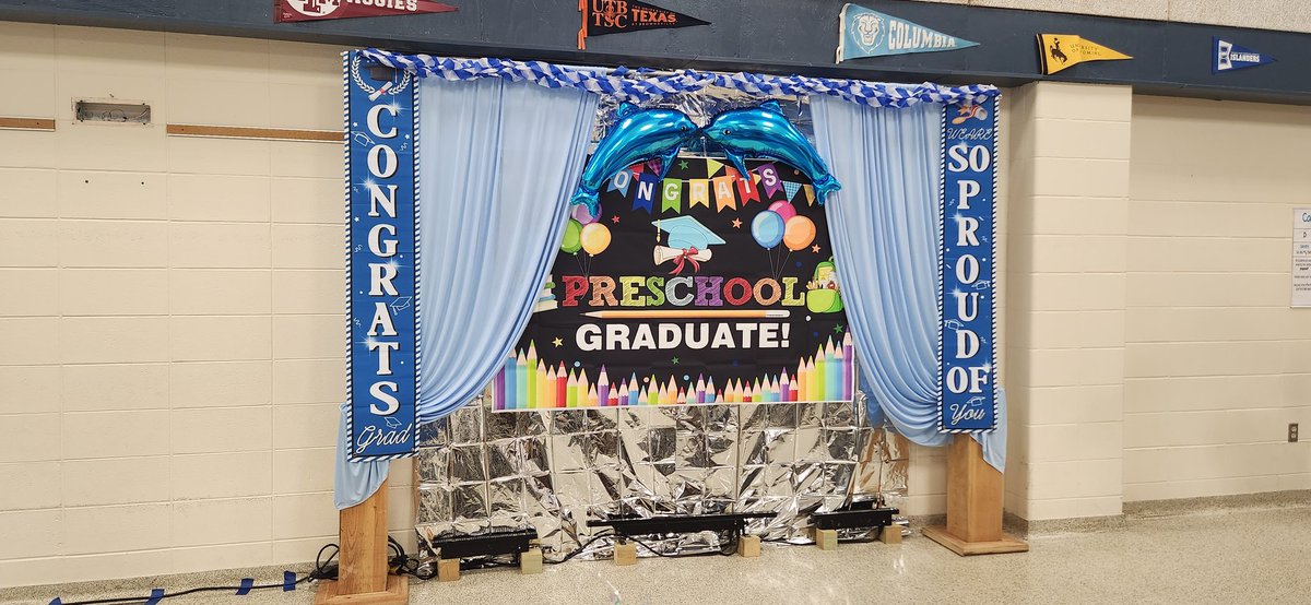 @EilandKISD and our Eiland PTO has the best support from our parents and community! Can't wait to surprise our littles (my little one) in the morning! #EilandDolphins #KleinFamily