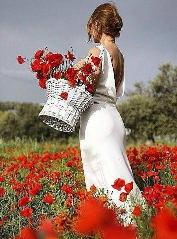 "Le bonheur est toujours à inventer avec les ressources du quotidien, avec les fleurs de l'imprévisible, avec les rires de l'inattendu et les plaisirs de l'étonnement."

Jacques Salomé