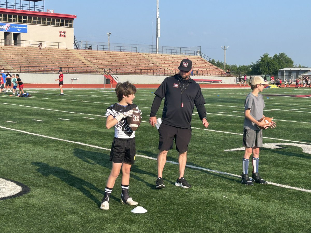 MustangYFA's tweet photo. Great finish to our #characterleader camp!! Great job to our Varsity Coaches and athletes. These kids and coaches put in WORK!! #wearemustang @CoachLeeBlank @Waleed_Gaines @coachmac_ https://t.co/wzFEqFsoIh
