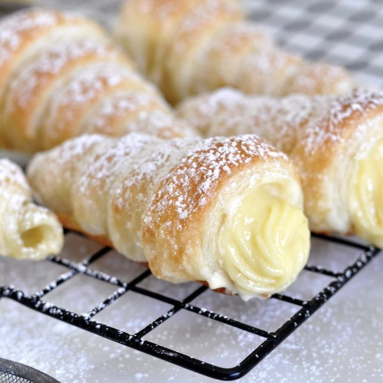 ROTS Obi-wan as a cream stuffed cannoncini