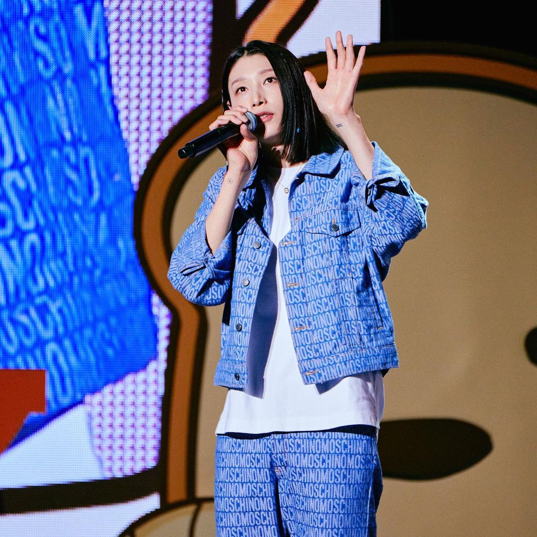volleyballworld's tweet photo. Kim Yeon Koung is FOREVER LOVED 🥰.

@kimyk10 proved herself to be one of the biggest Korean sports stars as many #volleyball supporters attended her first-ever fan meeting called Bakery YoungKoungDang last May 20.

➡️ Story: https://t.co/mhgHU5KSg3 https://t.co/2gEvlnOp7W