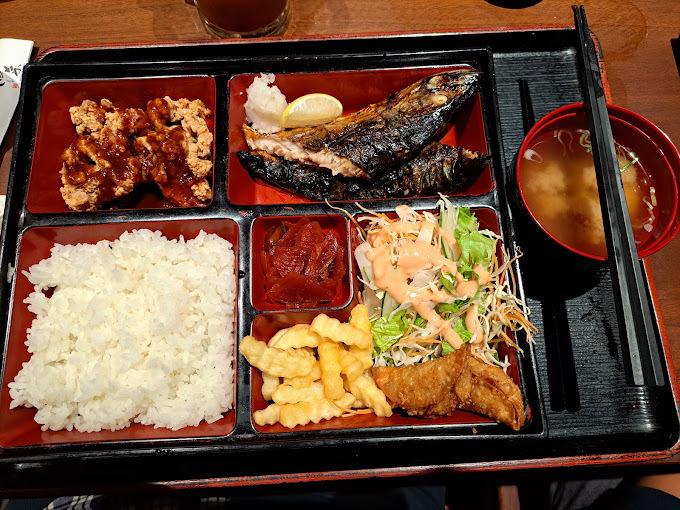 JakartaGuideCom's tweet photo. Rekomendasi 10 Tempat Terbaik untuk Mencoba Makanan Jepang di Jakarta

https://t.co/PSyyTaA6r4

#MakananJepangJakarta #KulinerJepangTerbaik #RestoranJepangJakarta https://t.co/R4TGryWYhU